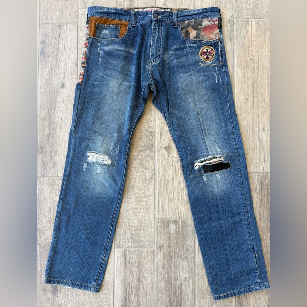 Winchester Men's Distressed Blue Denim Jeans with Patch Details Size 40 x 34